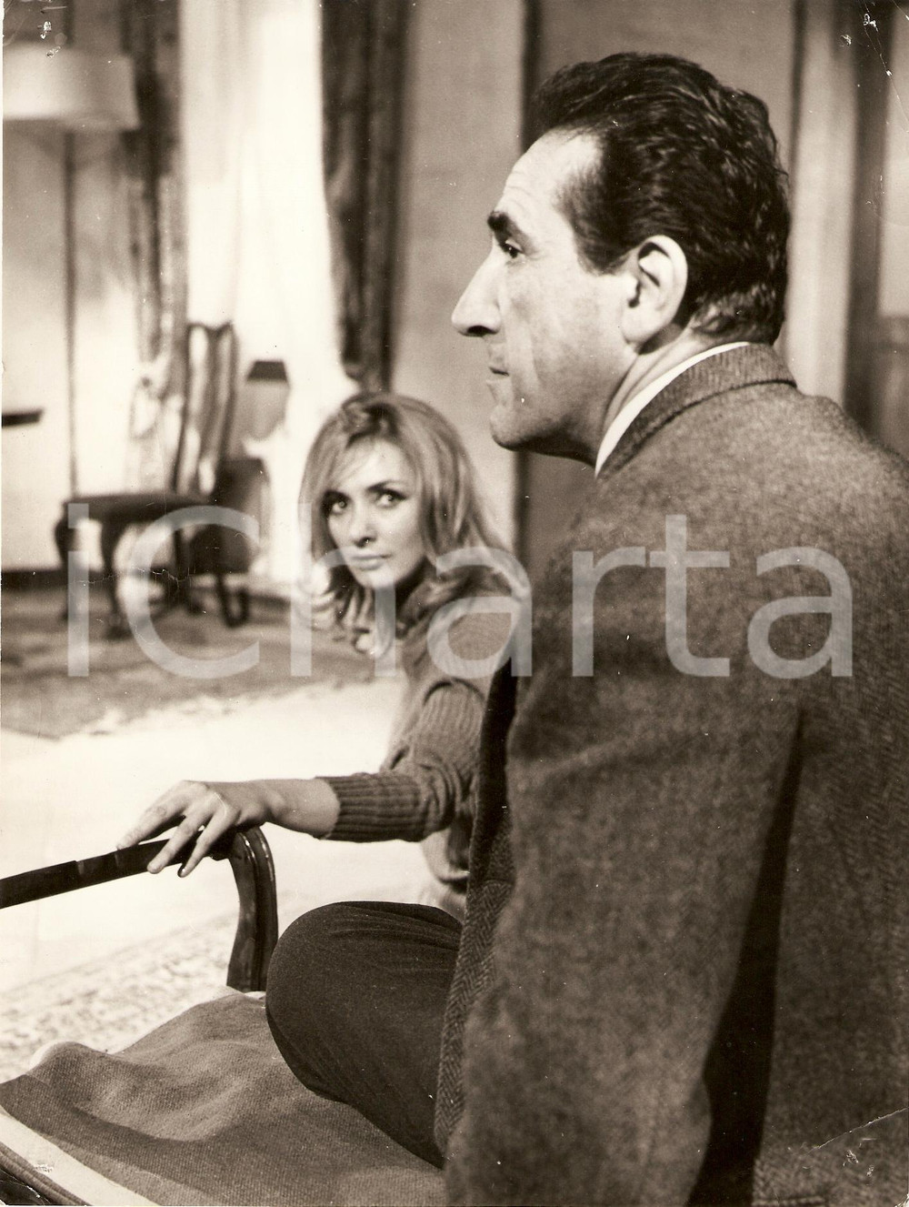 Fotografia d epoca originale 1975 ca TEATRO Arnoldo FOA  Marina MALFATTI durante prove spettacolo Fotografia 1