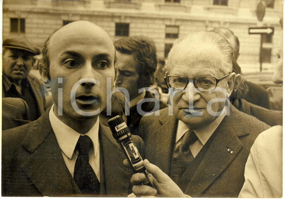 Fotografia d epoca originale 1972 PARIS Palazzo Giustizia Gabriel ARANDA con RenÃ© FLORIOT avvocato Foto 1