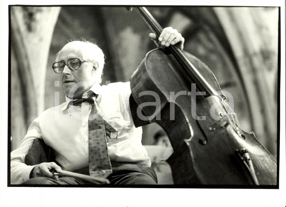 Fotografia d epoca originale 1985 GUEBWILLER F Mstislav ROSTROPOVITCH con violoncello in pausa prove Foto 1
