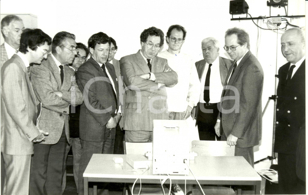 Fotografia d epoca originale 1990 ALSACE F Robert CHAPUIS visita laboratori di informatica UniversitÃ  Foto 1
