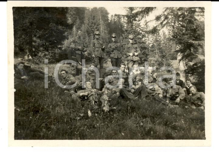 Fotografia d epoca originale 1930 ca COIRA SCHWEIZER ARMEE Militari fanteria in posa con bambini Foto 1