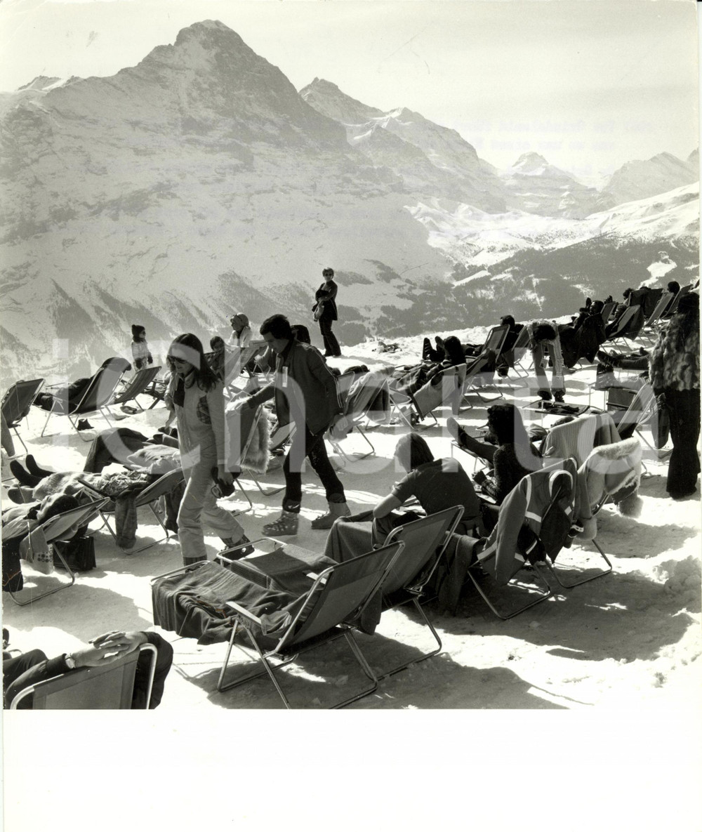 Fotografia d epoca originale 1981 GRINDELWALD CH Belvedere del FIRST  Turisti al sole Fotografia 1