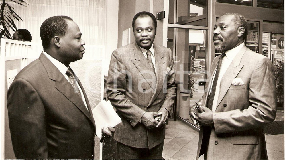 Fotografia d epoca originale 1993 COLMAR FR Edem KODJO Leader UTD lascia la conferenza Fotografia 1