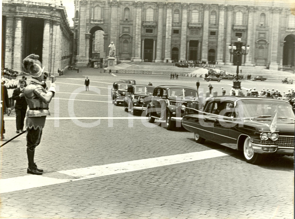 Fotografia d epoca originale 1961 CITTA  DEL VATICANO Piazza SAN PIETRO Corteo per Reali BELGIO Fotografia 1