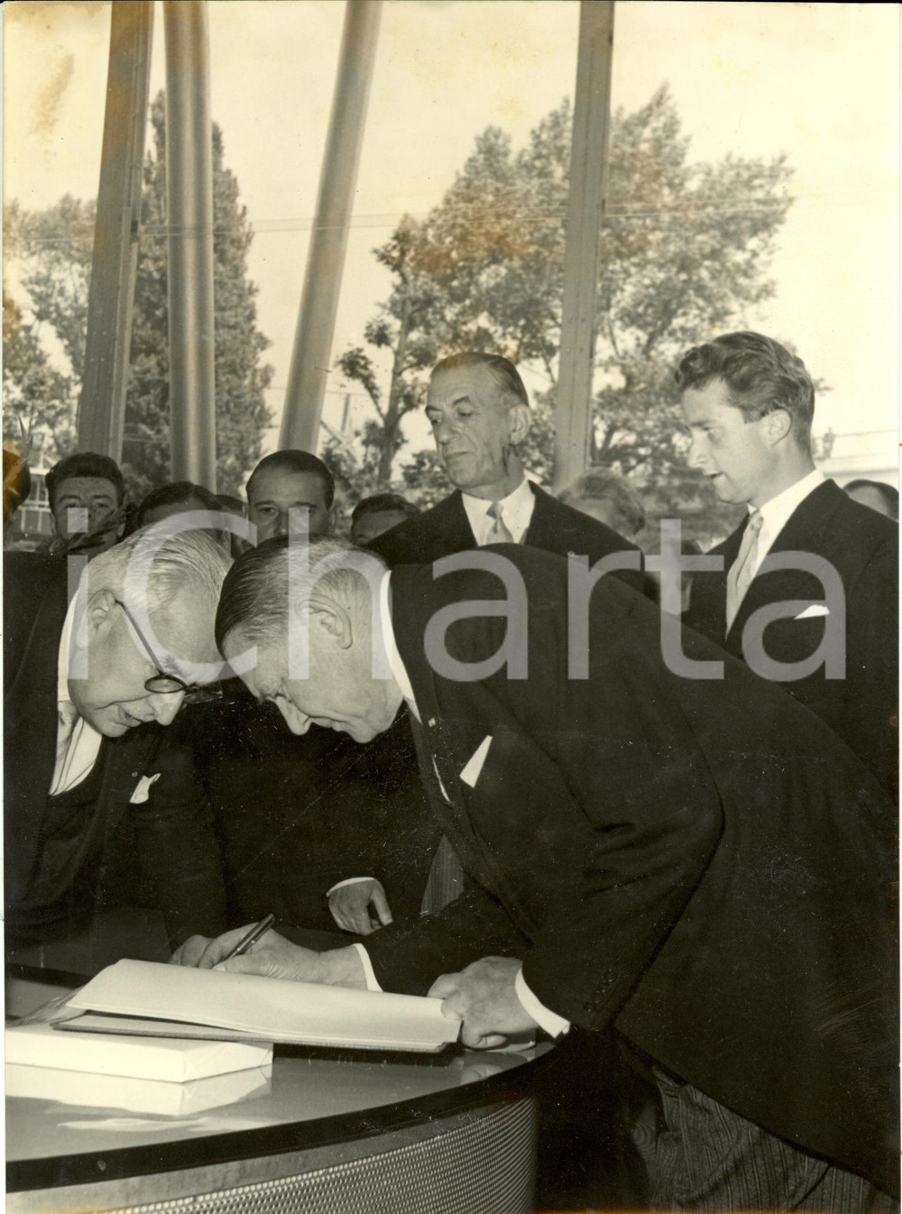 Fotografia d epoca originale 1958 BRUXELLES Belgio EXPO  58  RenÃ© COTY al padiglione FRANCIA Fotografia 1