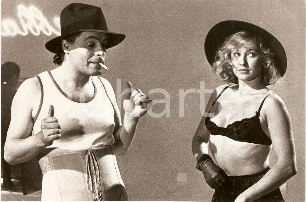 Fotografia d epoca originale 1984 RAI Eleonora GIORGI lingerie nera Michele PLACIDO VarietÃ  SOTTO LE STELLE 1