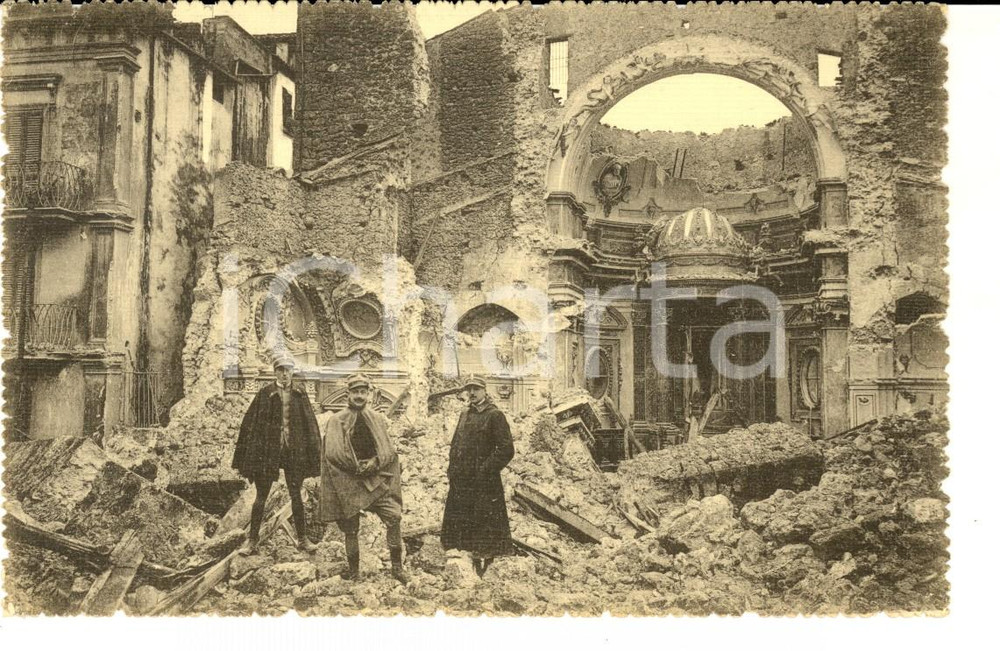 Cartolina originale da collezione 1915 SORA FR TERREMOTO Militari nella chiesa di S. RESTITUTA Cartolina 1