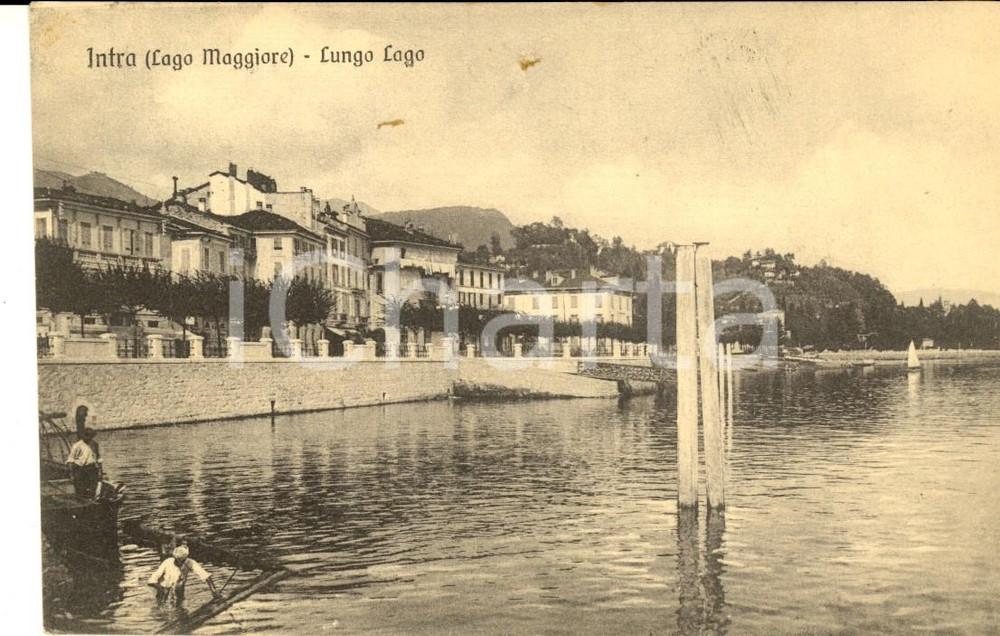 Cartolina originale da collezione 1910 VERBANIA INTRA Veduta del Lungolago Cartolina ANIMATA pescatori FP VG 1