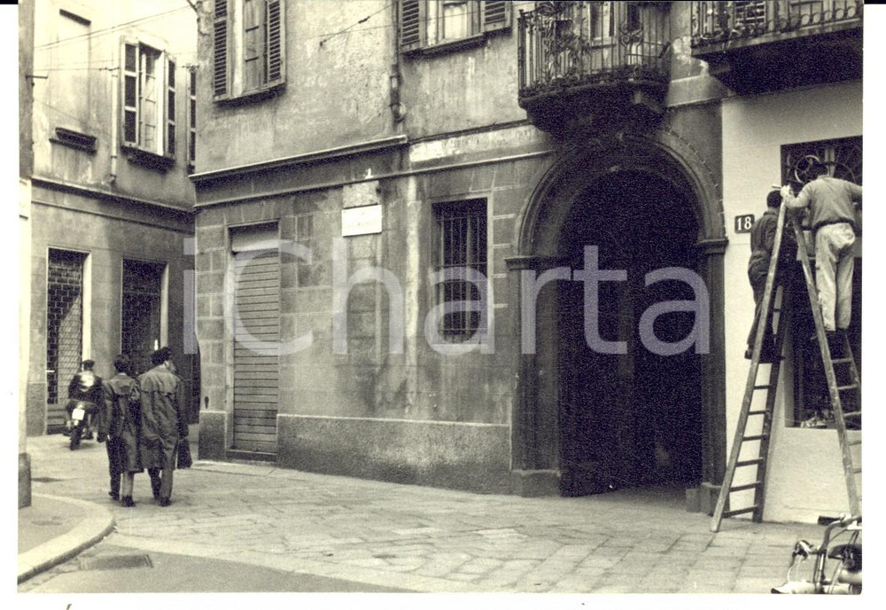 Fotografia d epoca originale 1956 MILANO Via MAURILIO angolo via SANTA MARTA con operai Foto ARTISTICA 10x14 1