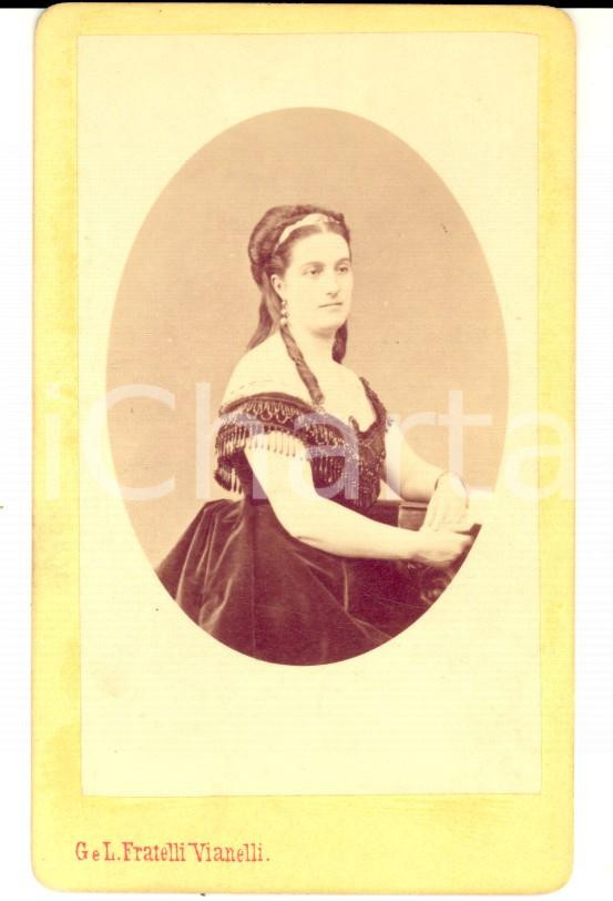 Fotografia d epoca originale 1870 ca VENEZIA Donna con abito in velluto nero Foto VIANELLI 1