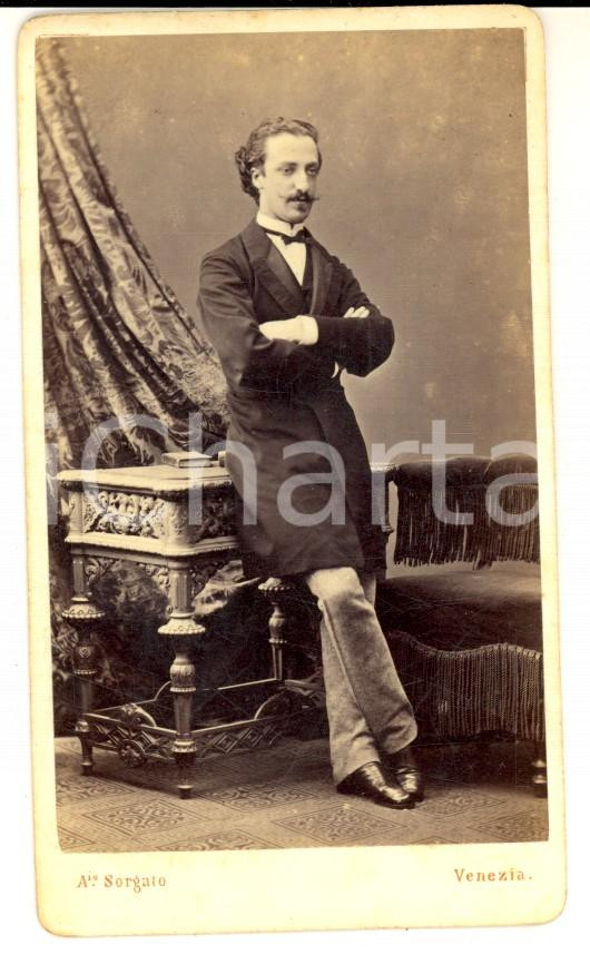 Fotografia d epoca originale 1870 ca VENEZIA Ritratto di gentiluomo alla scrivania Foto Antonio SORGATO 1