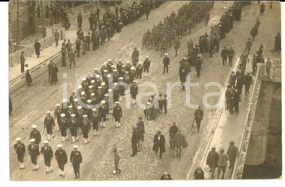 Fotografia d epoca originale 1920 ca FRANCE Parata militare con ufficiali MARINE NATIONALE Foto cartolina 1