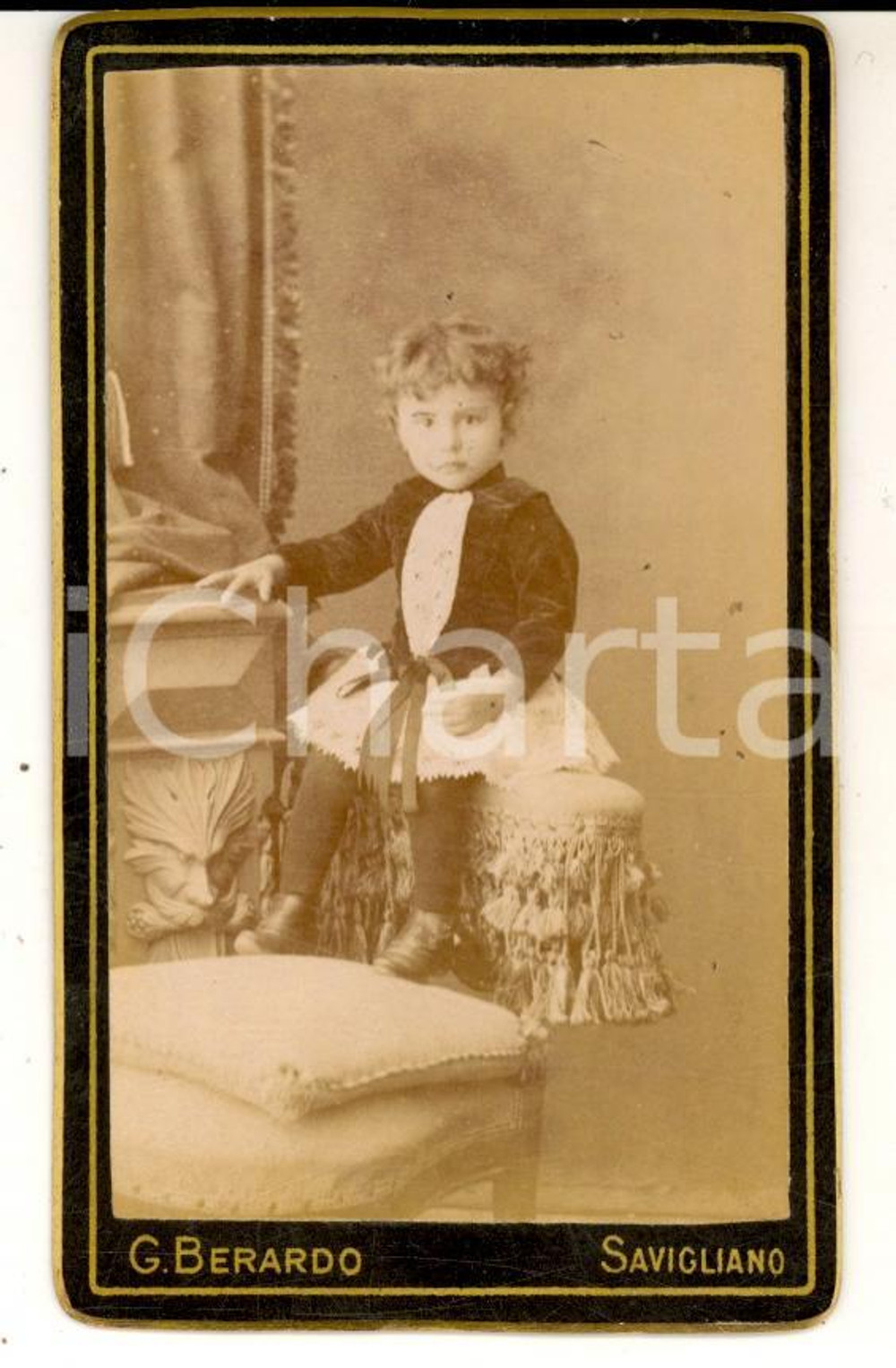 Fotografia d epoca originale 1880 ca SAVIGLIANO CN Bambina con gonnella in pizzo bianco Foto G. BERARDO 1