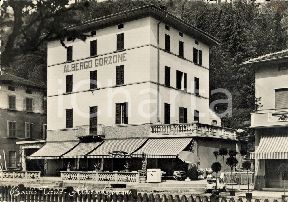 Cartolina originale da collezione 1954 BOARIO TERME BS VESPA davanti all Albergo GORZONE Cartolina FP VG 1