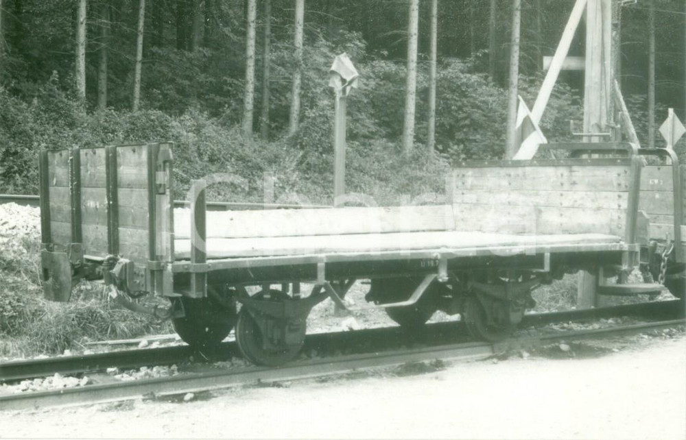 Cartolina originale da collezione 1975 ca AUSTRIA Vagone merci A10R in deposito Cartolina FP NV HERRMANN 1