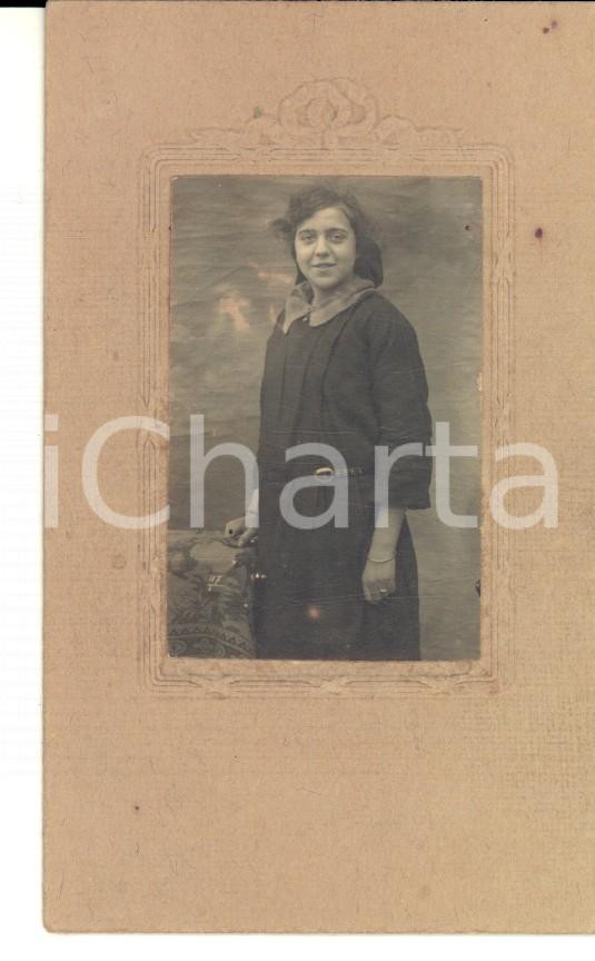 Fotografia d epoca originale 1920 ca PARIS Ritratto di Laurette LECOMTE a tredici anni Fotografia REDART CDV 1