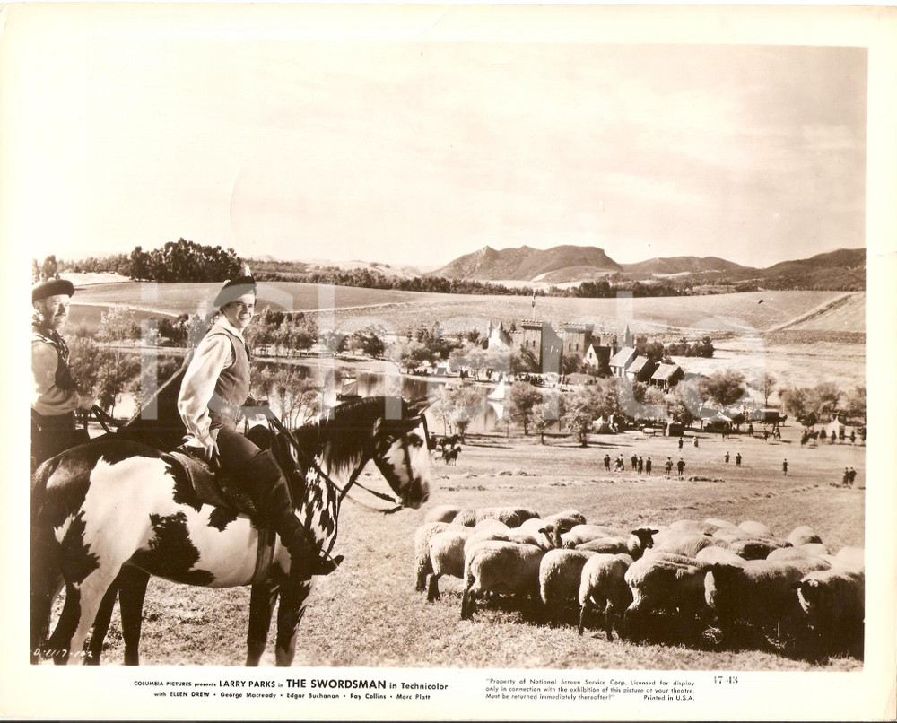 Materiale cinematografico d’epoca 1948 THE SWORDSMAN Larry PARKS con gregge di pecore Foto di scena 1