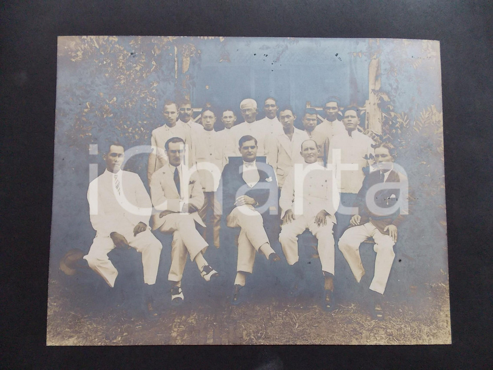 Fotografia d epoca originale 1920 ca BANGKOK Gruppo di imprenditori italiani con personale thai Foto 43x30 1