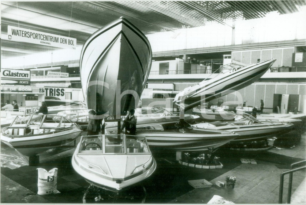 Fotografia d epoca originale 1985 AMSTERDAM OLANDA Tutto pronto per la mostra nautica Fotografia 1
