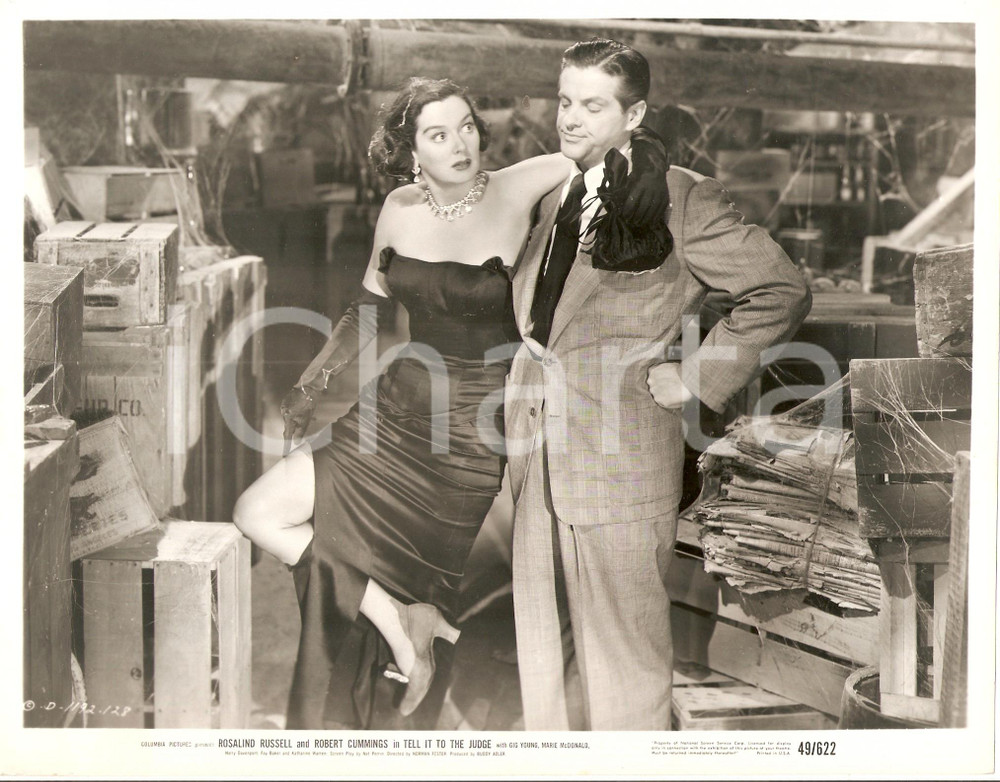 Fotografia d epoca originale 1949 TELL IT TO THE JUDGE Rosalind RUSSELL Robert CUMMINGS in scantinato Foto 1