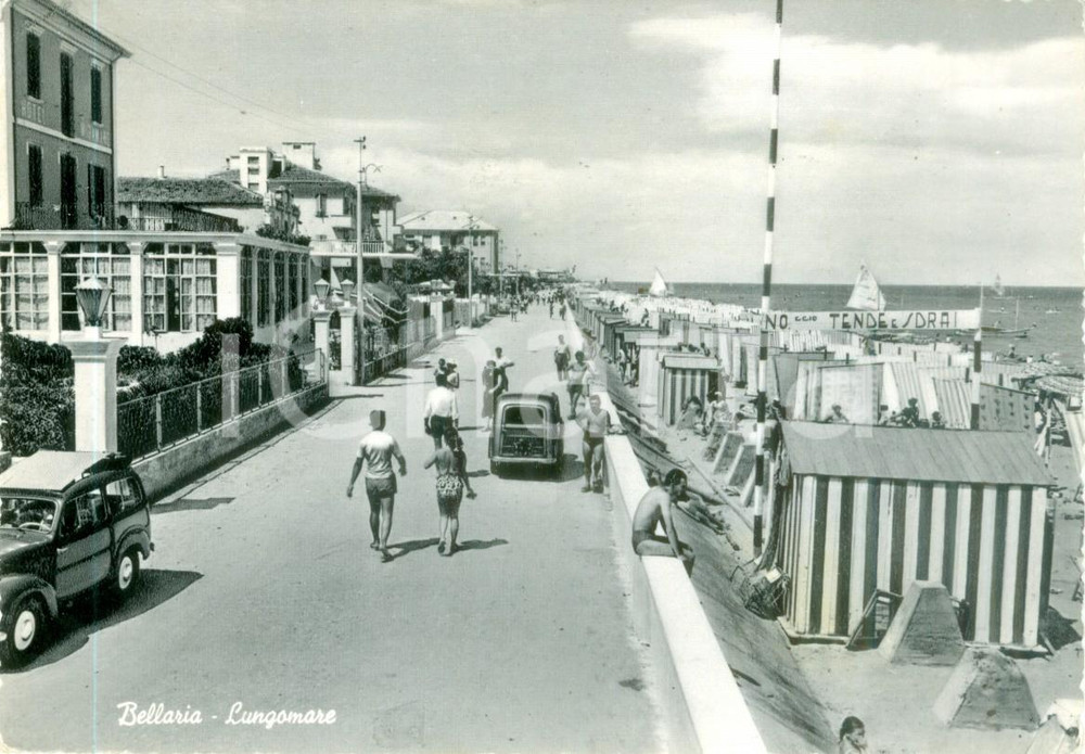 Cartolina originale da collezione 1955 BELLARIA IGEA MARINA Passeggiata sul Lungomare Cartolina ANIMATA FG VG 1