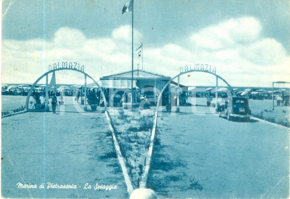 Cartolina originale da collezione 1955 ca MARINA DI PIETRASANTA Ingresso Bagni DALMAZIA Cartolina DANNEGGIATA FG 1