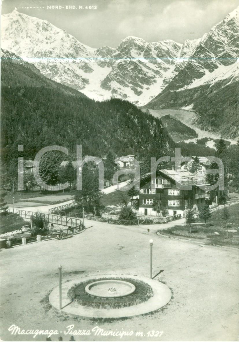 Cartolina originale da collezione 1955 ca MACUGNAGA VB La rotonda in Piazza Municipio Cartolina FG NV 1