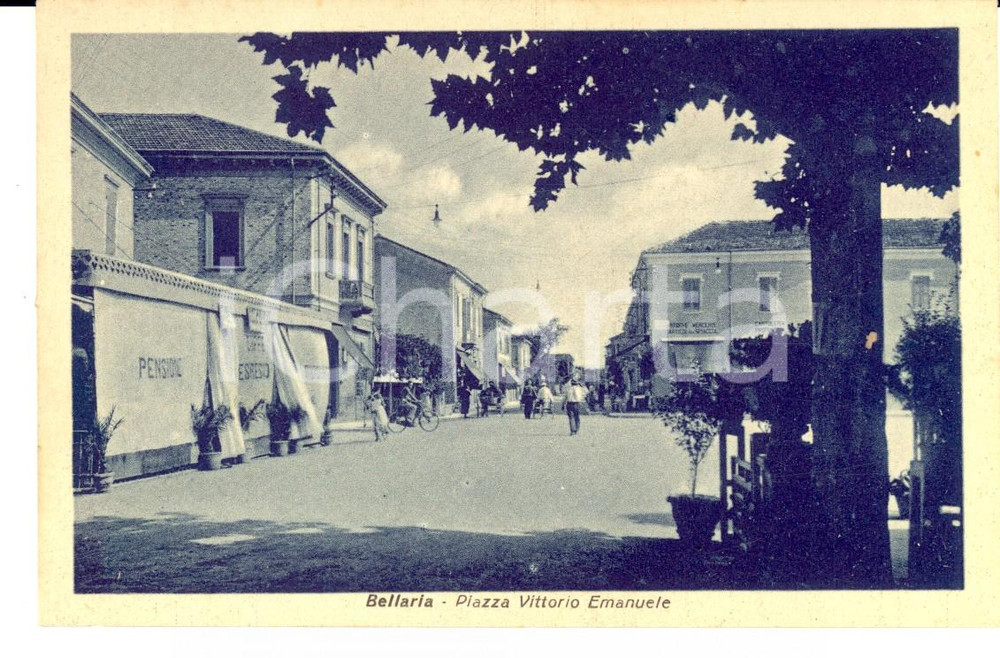 Cartolina originale da collezione 1930 ca BELLARIA RN Piazza Vittorio Emanuele  Cartolina ANIMATA FP NV 1
