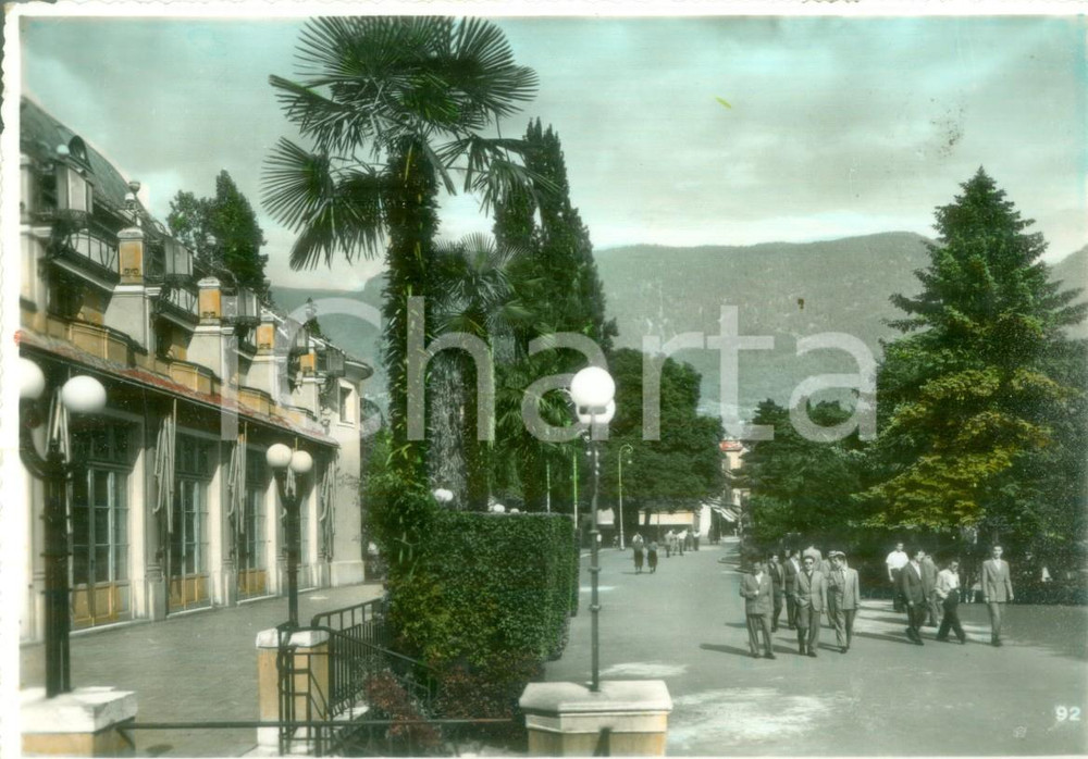 Cartolina originale da collezione 1955 MERANO BZ Particolare del CasinÃ² di Cura Cartolina ANIMATA FG VG 1