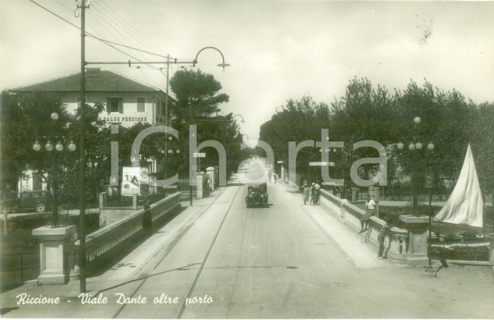 Cartolina originale da collezione 1942 RICCIONE RN Automobile in Viale DANTE oltre porto Cartolina FP NV 1