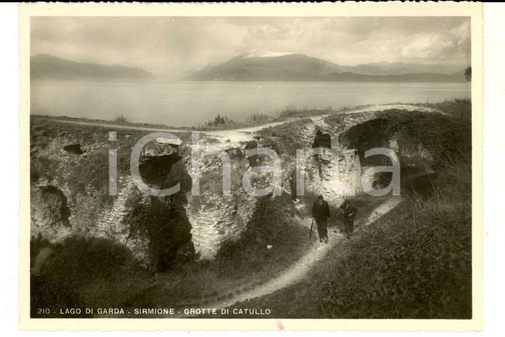 Cartolina originale da collezione 1944 SIRMIONE BS Le Grotte di CATULLO sul lago di Garda Cartolina ANIMATA FG 1
