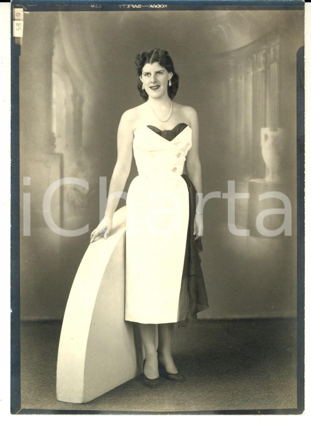 Fotografia d epoca originale 1958 MILANO ? Ritratto di donna in abito da sera Foto VINTAGE 13x18 1