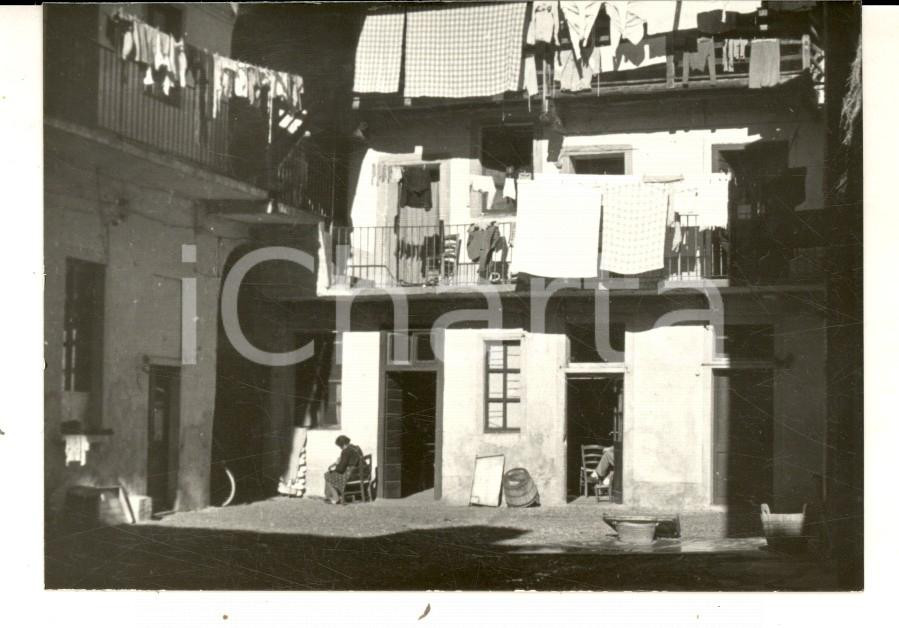 Fotografia d epoca originale 1950 CASTIGLIONE OLONA VA Domenica in una vecchia cascina Foto ARTISTICA 10x8 1