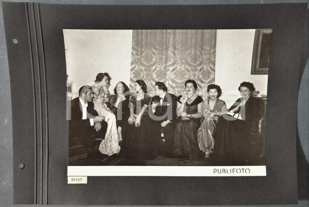 Fotografia d epoca originale 1950 LONDON Tournée TEATRO ALLA SCALA Le cantanti a una serata Foto 35x25 1