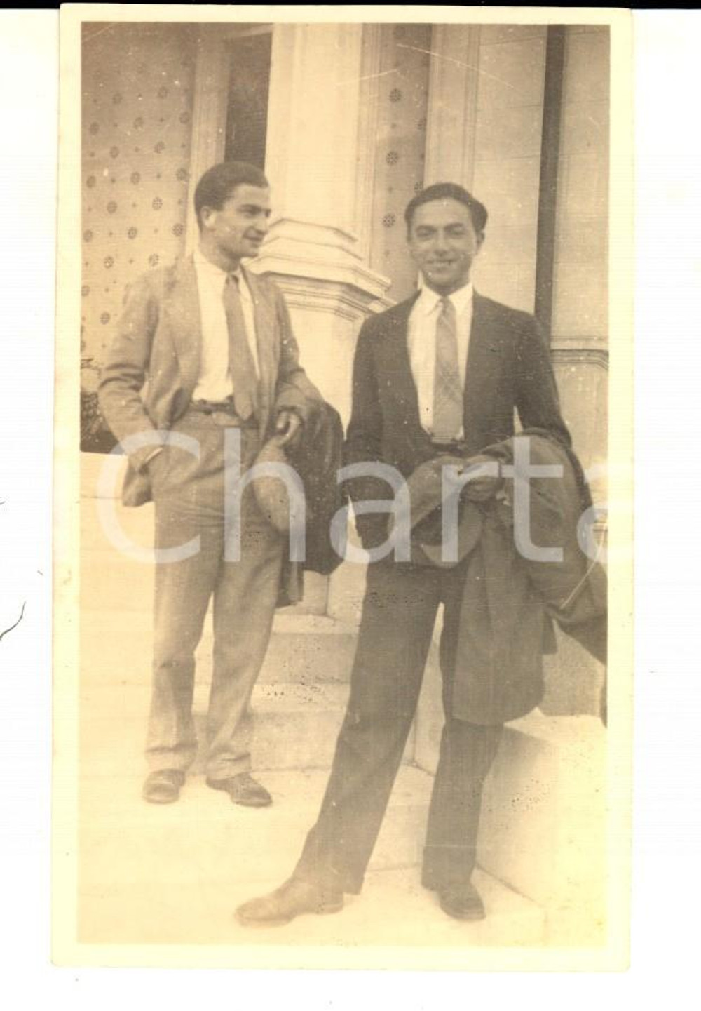 Fotografia d epoca originale 1930 ca MILANO Coppia di amici davanti a un villino Foto VINTAGE 8x11 cm 1