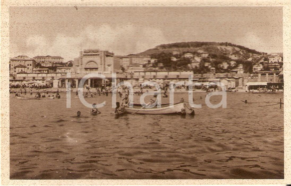 Cartolina originale da collezione 1930 ca IMPERIA PONENTE Barche al largo della Spiaggia d oro Cartolina FP NV 1