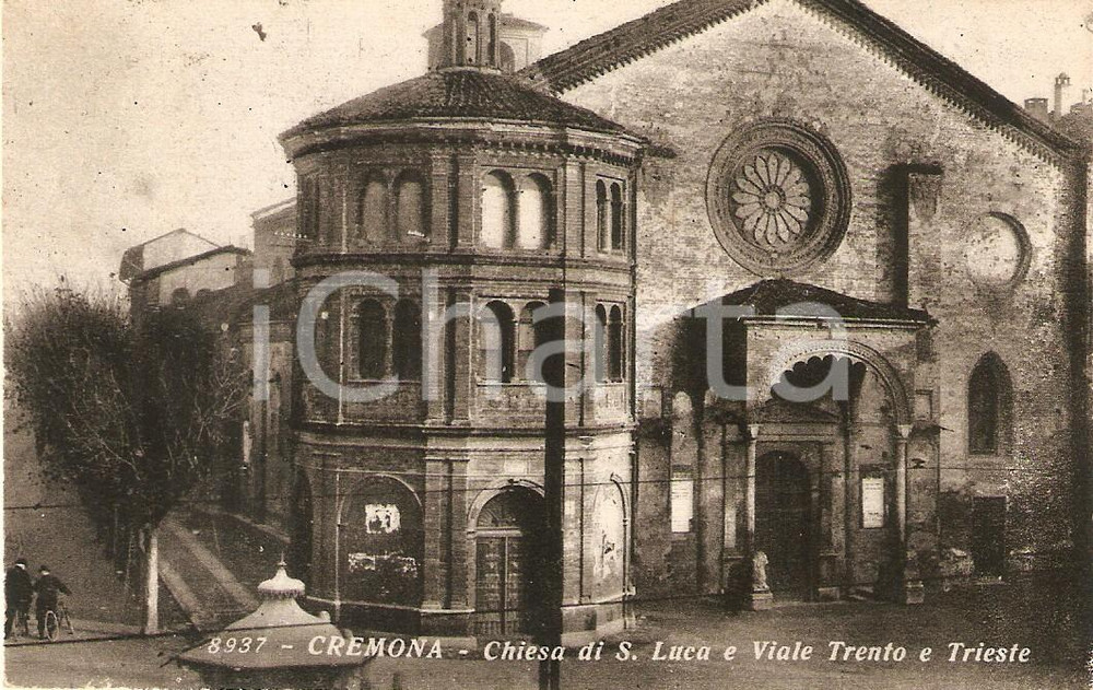 Cartolina originale da collezione 1934 CREMONA Anziani in bicicletta davanti a Chiesa di San Luca Cartolina FP NV 1