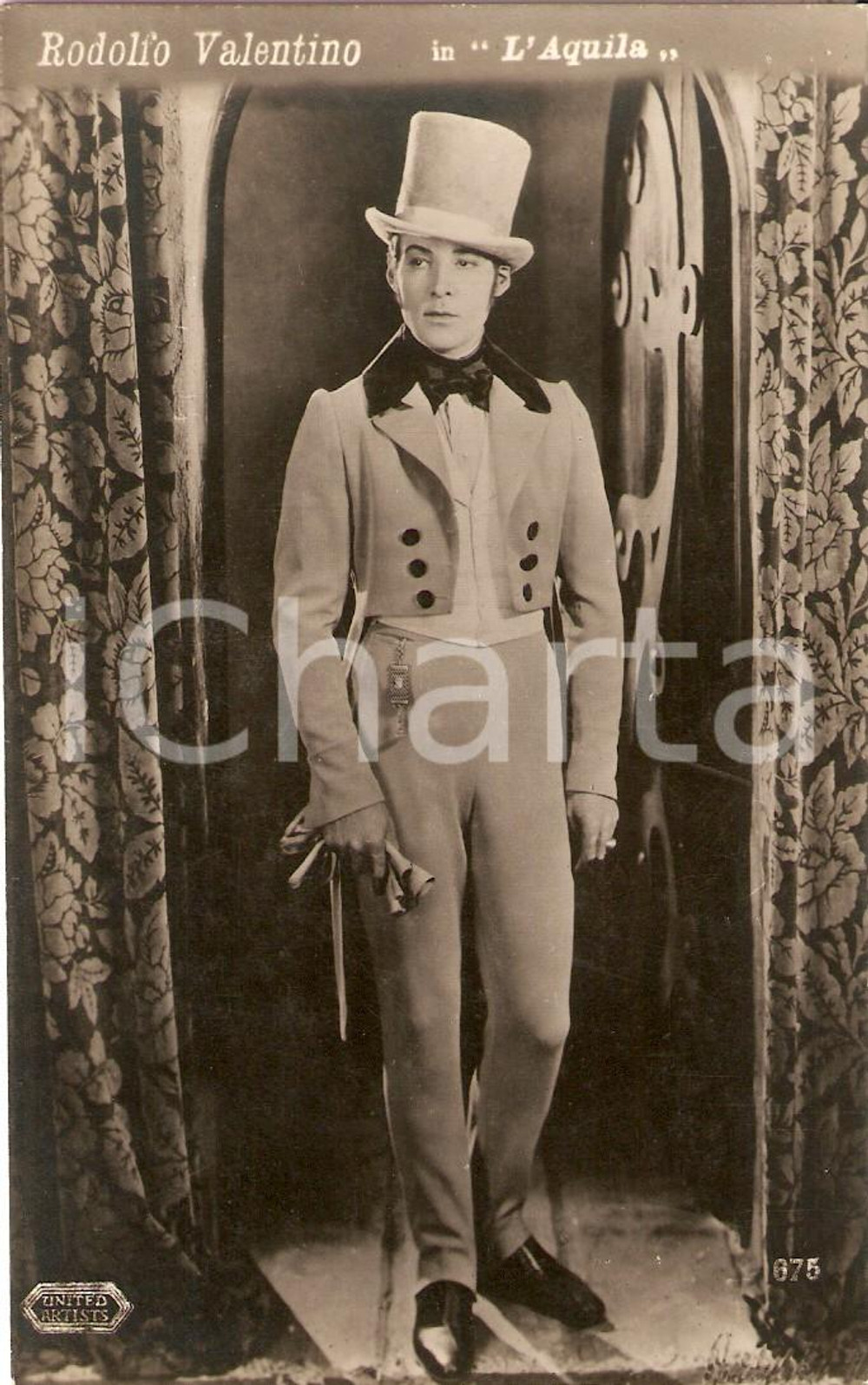 Cartolina originale da collezione 1925 L AQUILA Rodolfo VALENTINO con cilindro e abiti eleganti Cartolina FP NV 1