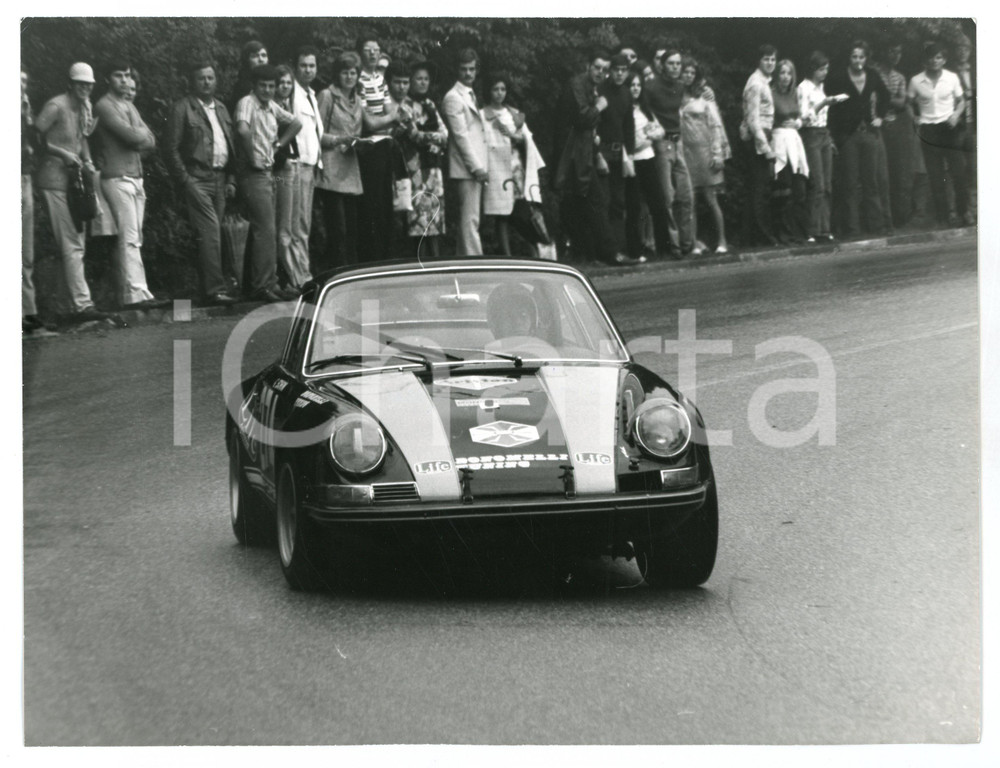 Fotografia d epoca originale 1970 ca PORSCHE 911 Bonomelli Tuning durante una gara di RALLY Foto 1