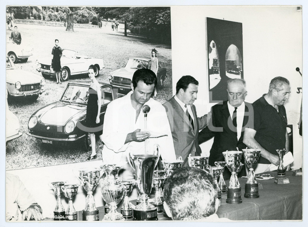 Fotografia d epoca originale 1966 Coppa VALLELUNGA Premiazione Trofeo Mario ANGIOLINI Foto 24x18 1