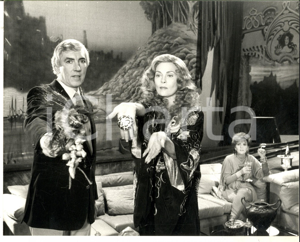 Fotografia d epoca originale 1984 CINEMA Film SUPERGIRL Peter COOK Faye DUNAWAY Brenda VACCARO Foto di scena 1