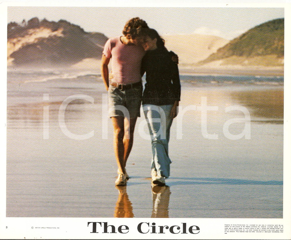 Fotografia d epoca originale 1972 THE CIRCLE Movie Tom MOYER Lovers walking on the beach Foto seriale 1