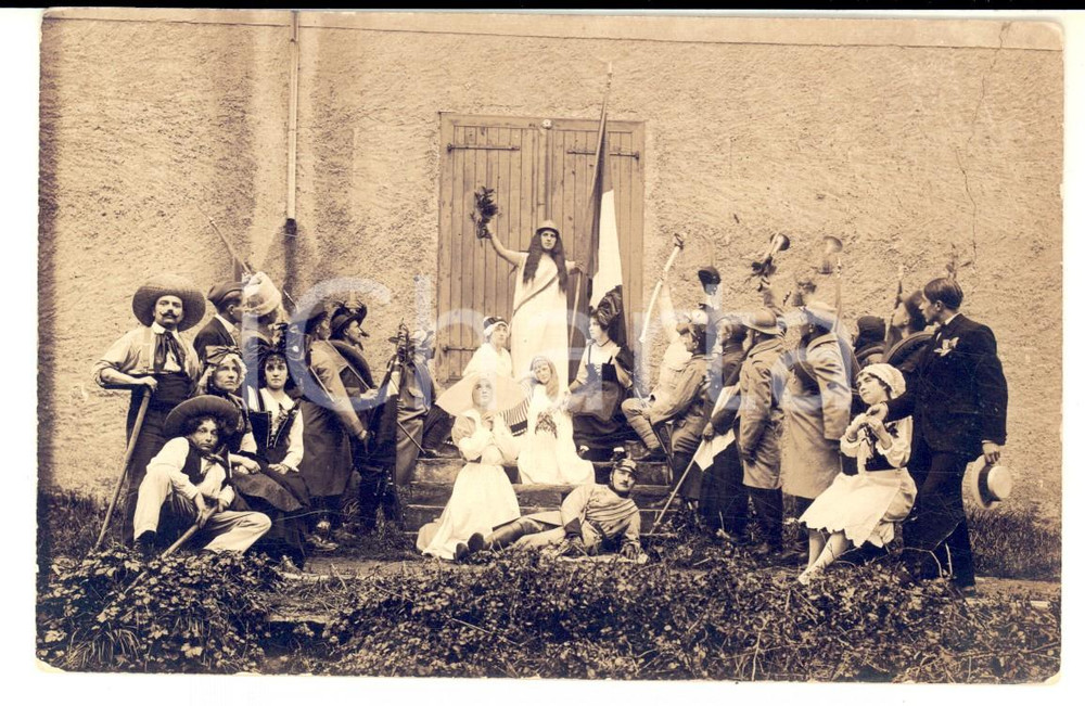 Cartolina originale da collezione 1915 ca FRANCE THEATRE Hommage Ã  la Nation Photo carte postale RARE CURIEUSE 1