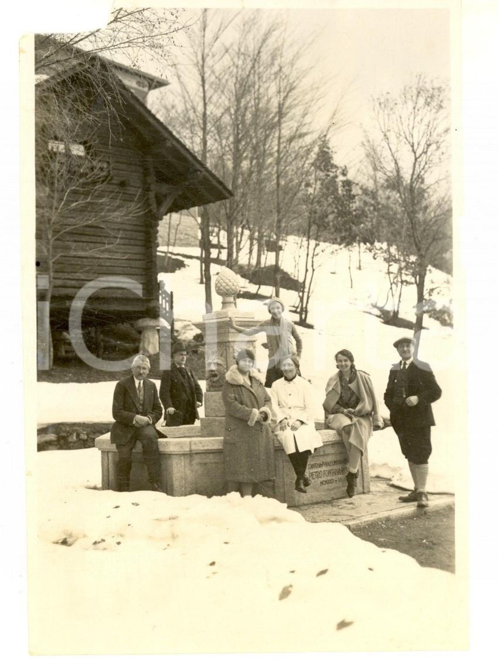 Fotografia d epoca originale 1930 VALGANNA Villaggio Alpino  Carlo MORANI con la famiglia  Foto DANNEGGIATA 1