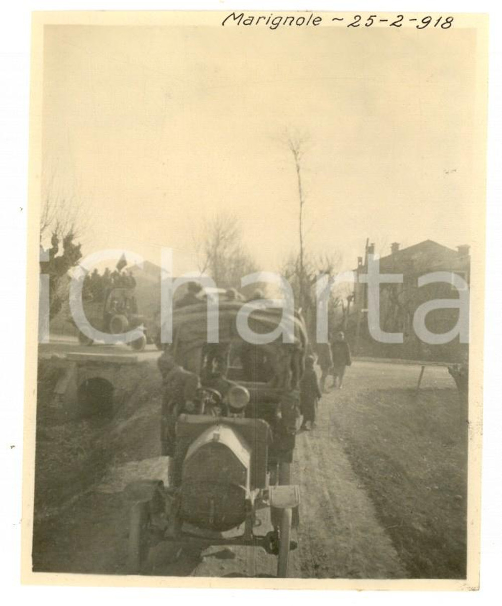 Fotografia d epoca originale 1918 WW1 MONTE GRAPPA / MARIGNOLLE Una colonna di militari Foto 9x10 cm 1