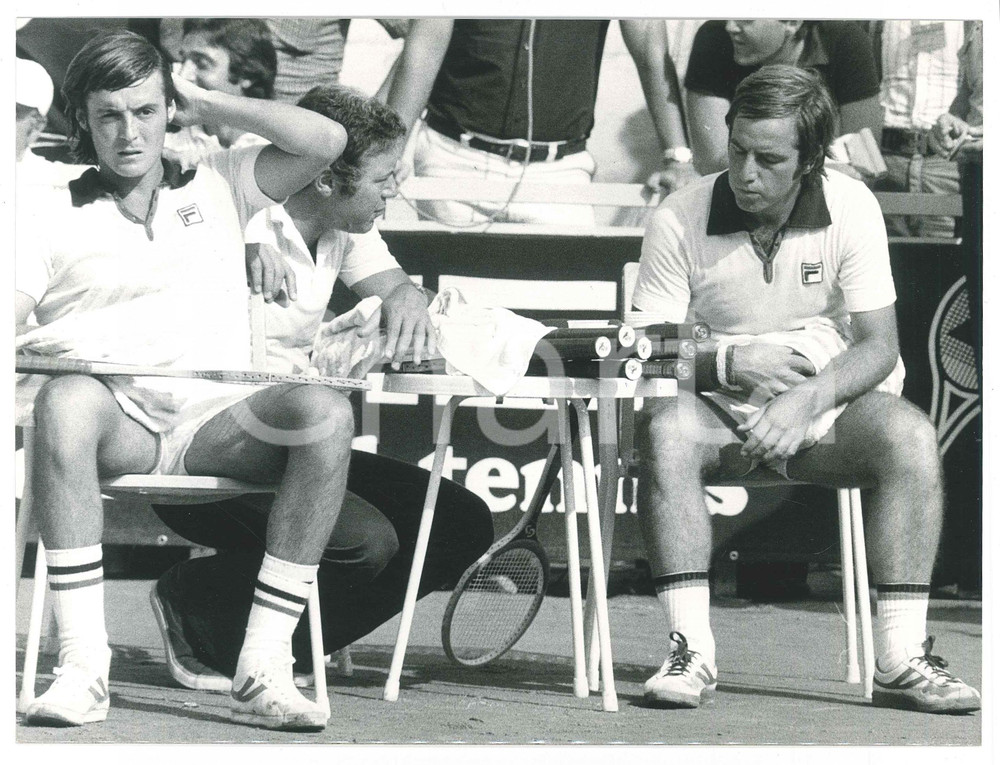 Fotografia d epoca originale 1980 ca TENNIS Adriano PANATTA Paolo BERTOLUCCI Paolo PIETRANGELI Foto 24x18 cm 1