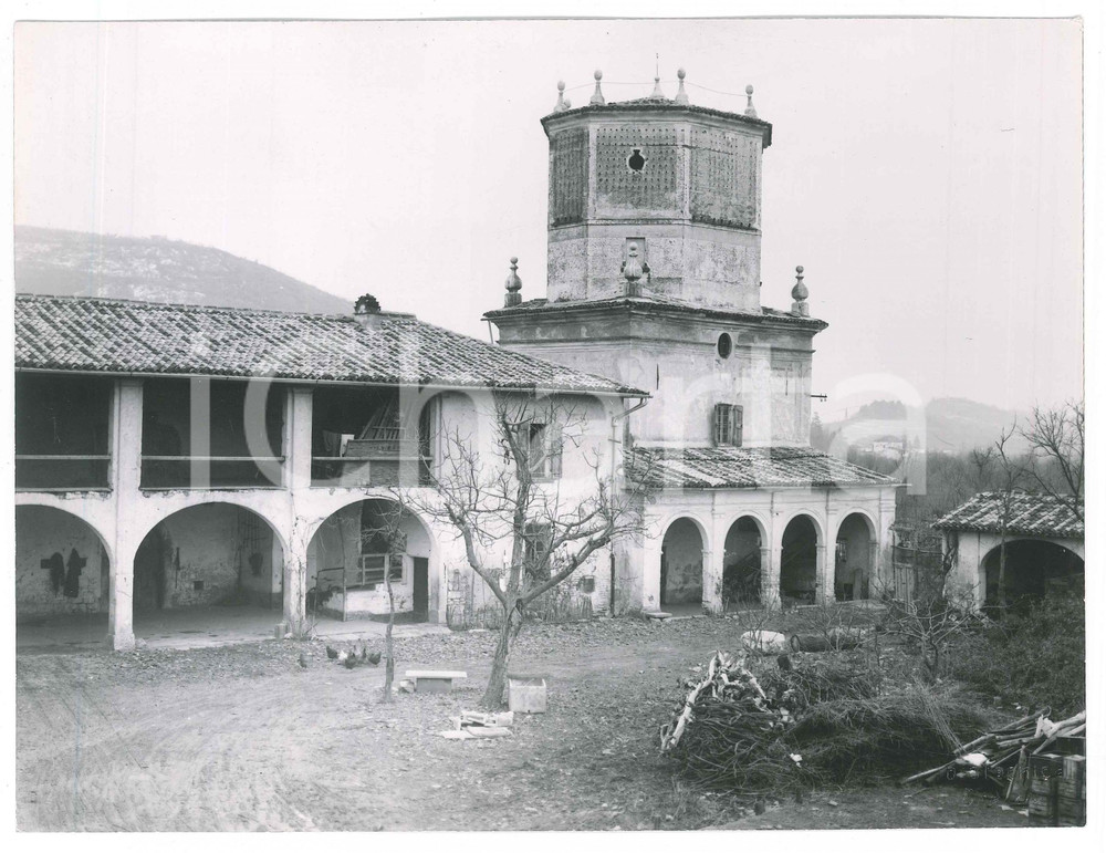 Fotografia d epoca originale 1955 ca GUSSAGO BS Rustico con torre colombera  Foto 24x18 cm 1