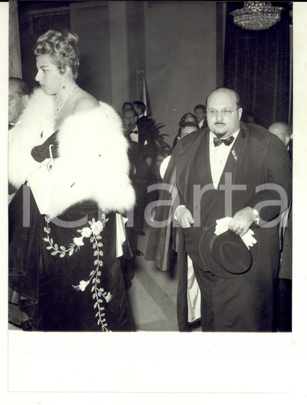 Fotografia d epoca originale 1956 ROMA Re FARUQ I con l ultima compagna Irma CAPECE MINUTOLO  Foto 13x18 1