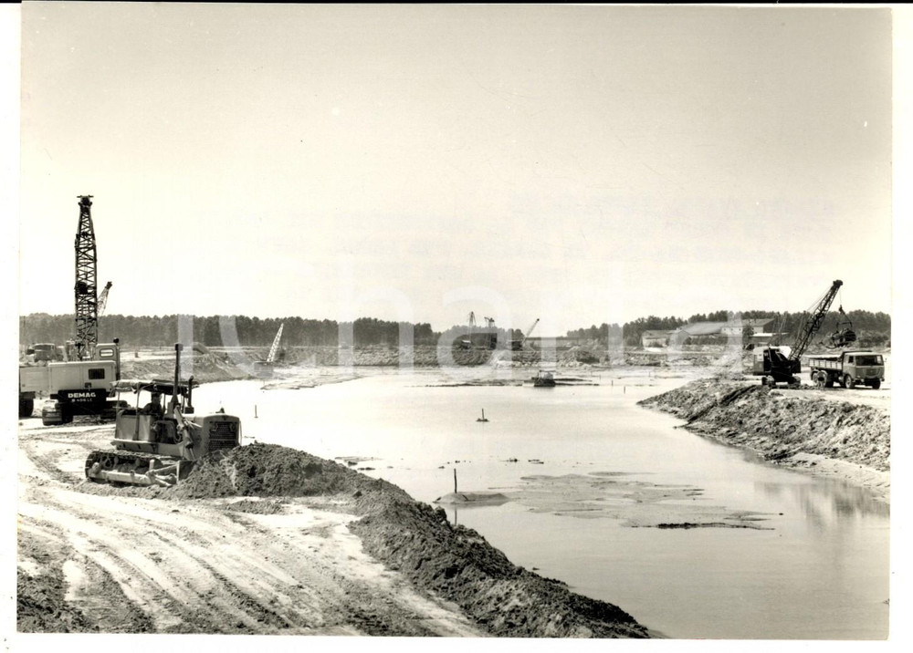 Fotografia d epoca originale 1967 CREMONA Costruzione del porto per il canale tra Milano e il Po Foto 1