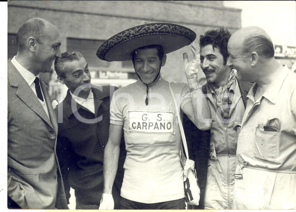 Fotografia d epoca originale 1960 TOUR DE FRANCE DUNKERQUEDIEPPE Gastone NENCINI con un sombrero Foto 1